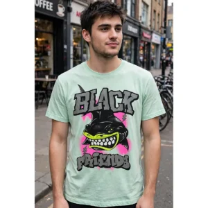 Férfi mintás póló Black Friends cápa dizájn