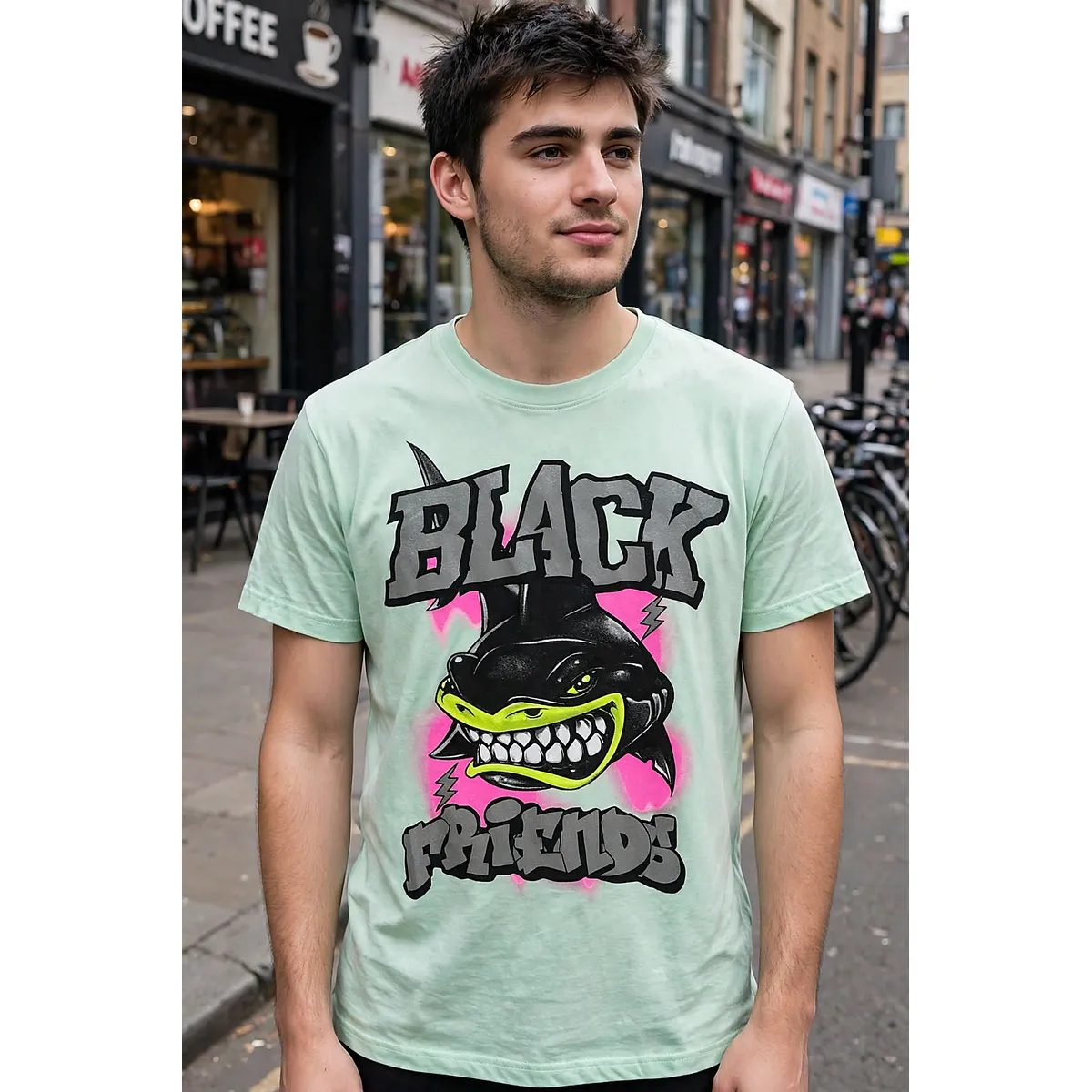 Férfi mintás póló Black Friends cápa dizájn